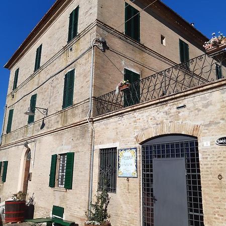 Palazzo Tuemi Apartment Castelplanio Exterior photo
